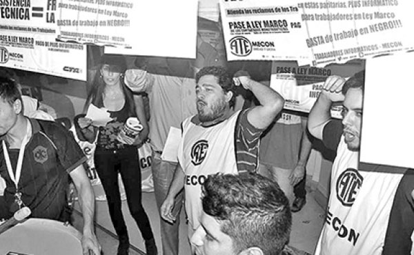 Llamamos a seguir con la más amplia solidaridad en repudio contra este tipo de agresiones y patoteadas, incluso con fuerzas policiales