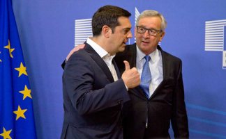 Alexis Tsipras, junto a Jean-Claude Juncker, presidente de la Comisión Europea