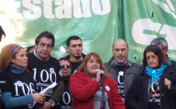 El pasado lunes 15 se realizó frente al organismo que sigue intervenido el abrazo número 100 de los trabajadores del Indec