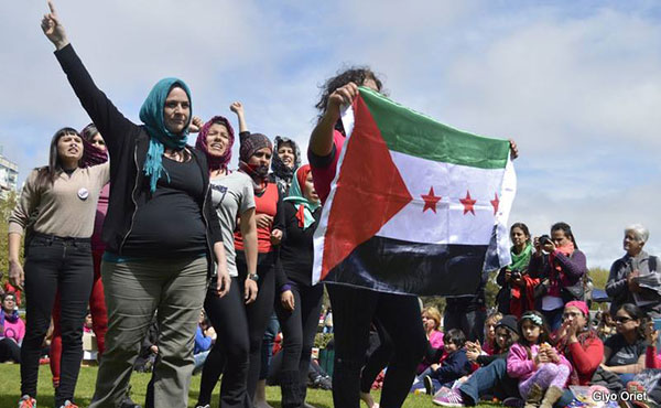 performance realizada por un grupo de Mujeres de Izquierda Socialista en el FIT, en denuncia al dictador Basshar Al Assad, la agresión con armas químicas y la intromisión imperialista.