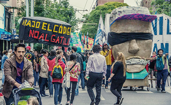 Córdoba: masiva marcha de la gorra