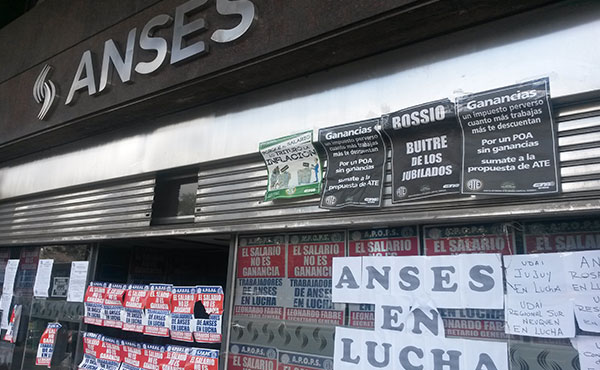 Miles de trabajadores de ANSES llevamos adelante una dura pelea contra la política de ajuste del gobierno kirchnerista que se extendió por casi tres meses. 