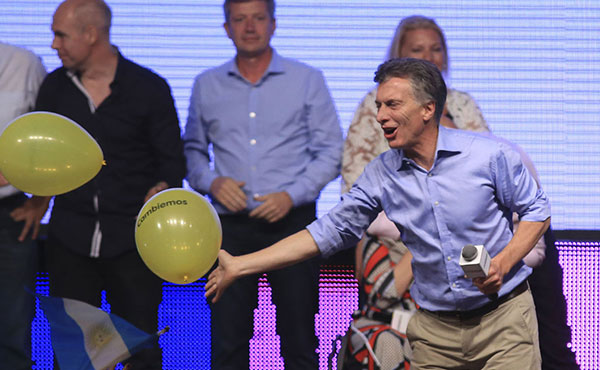 Tras los globos se encubren medidas antipopulares