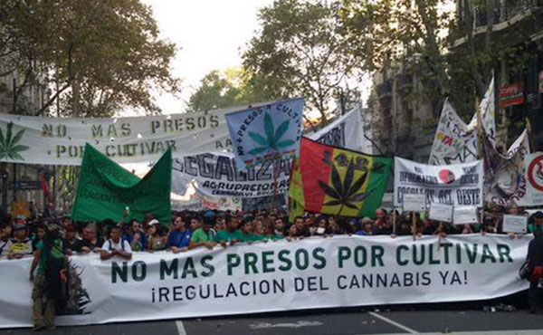 Vista de la marcha en Capital