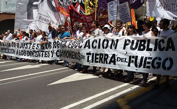 Cabecera de la marcha del 3 de diciembre