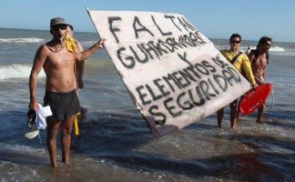 Denuncian que no existe la cantidad ni la ubicación de guardavidas necesaria, ni la provisión de los elementos básicos, mínimos y obligatorios que exige la ley