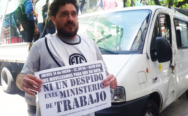 Pablo Ameida, Delegado General de ATE - Ministerio de Economía solidarizándose con los despedidos del Ministerio de Trabajo