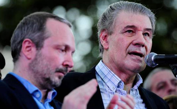 Si Víctor Hugo es víctima, lo es del propio doble discurso kirchnerista. 