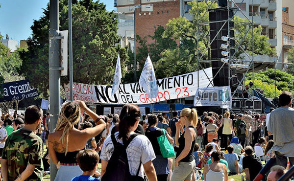 Desde Izquierda Socialista acompañamos el reclamo por el inmediato pago de los salarios adeudados y ningún despido.