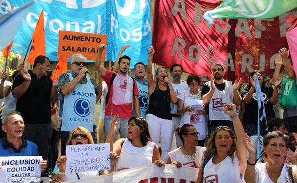  En Santa Fe el paro de 48 horas fue total, con movilizaciones en Santa Fe, Rosario y otras ciudades.