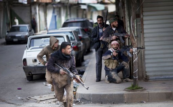 decenas de ciudades y pueblos permanecen en manos de milicias populares rebeldes, muchas agrupadas en el Ejército Libre Sirio