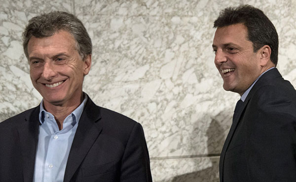 Sergio Massa les da los votos que le faltan a Macri