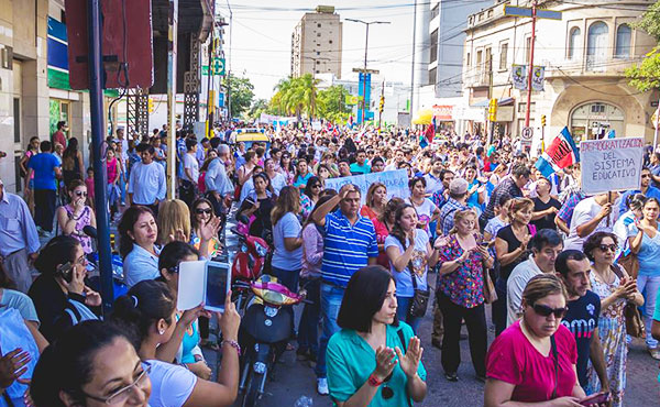 Los docentes de esta provincia están llevando una lucha ejemplar. Hay que darles el apoyo nacional para que triunfen.