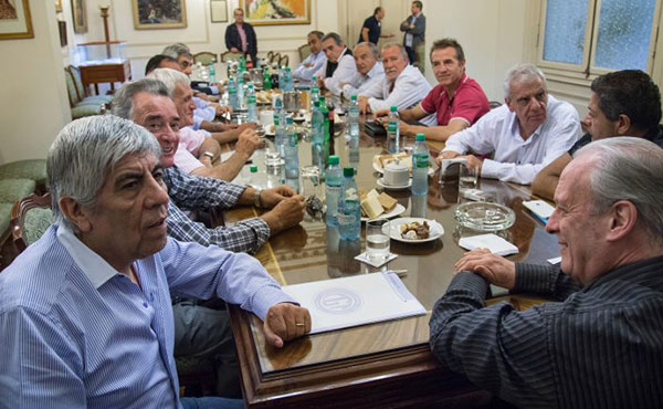 Su “lucha” se resume en ver a los diputados