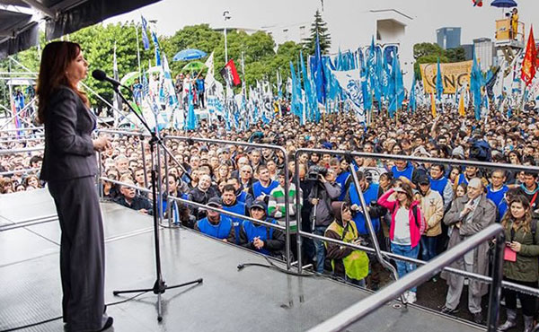Cristina en el acto frente a Tribunales donde lanzó el Frente Ciudadano