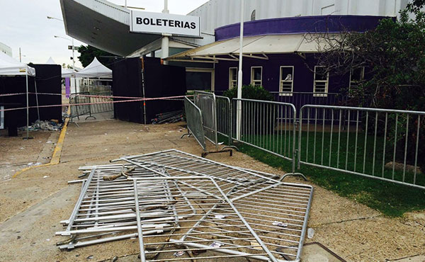 Entrada a Time Warp, en el predio de Costa Salguero