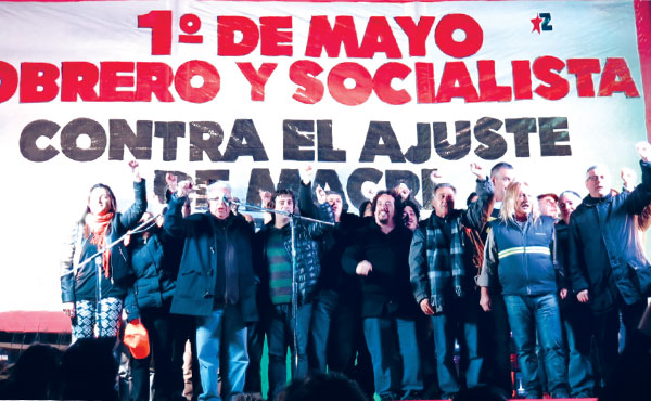 Acto del 1º de Mayo de la izquierda y los luchadores en Plaza de Mayo