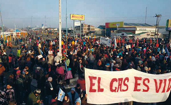 Marcha en Río Grande contra el tarifazo