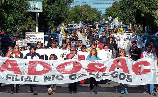 Los docentes santacruceños llevan más de 90 días de plan de lucha