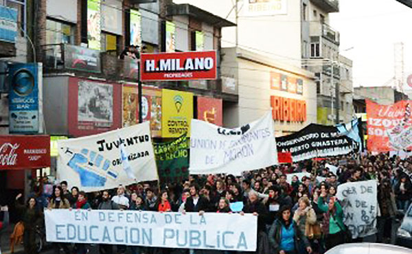 Vista de la marcha en Morón