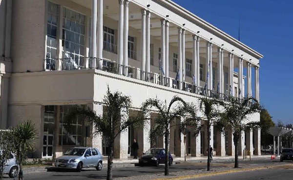 Desde la Juventud de Izquierda Socialista desarrollamos una campaña en defensa de la educación pública, contra el ajuste de Macri y los gobernadores. 