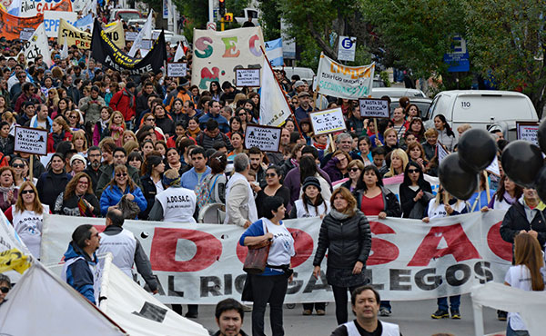 Docentes profundizan la lucha en las provincias