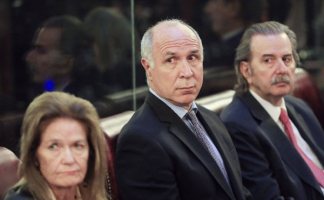 Ante el fallo que frenó momentáneamente el tarifazo se está diciendo que hay una “justicia independiente”. 