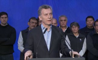 El presidente sigue jugando para las patronales. Este lunes dijo que hace falta un “cambio cultural”, criticó el ausentismo laboral y a la justicia del trabajo… ¡por estar a favor de los trabajadores!