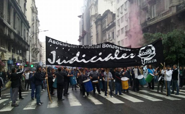 La medida fue definida en base a los mandatos mayoritarios de las asambleas realizadas entre el jueves y viernes de la semana pasada, donde también se votó realizar un paro con movilización el día 7 u 8 de septiembre en unidad con la Cicop.