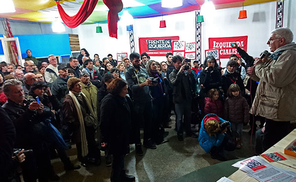 Miguel Sorans (Izquierda Socialista) haciendo uso de la palabra. 