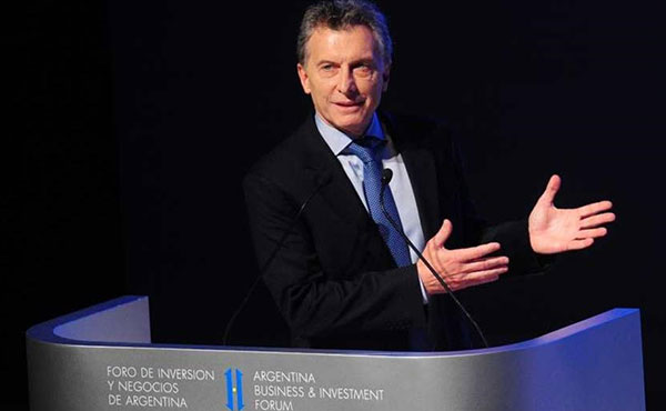 “Argentina está en remate” parece decirles Macri a los capitalistas que reunió