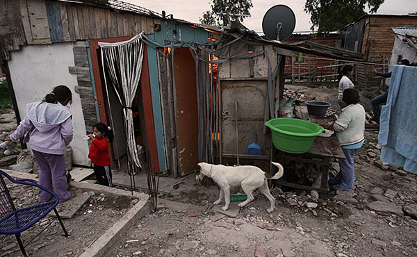50% de los trabajadores reciben salarios que están por debajo del valor de la canasta básica total