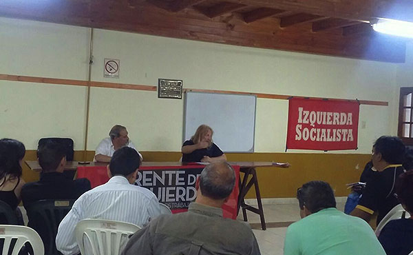 Vista de la charla en Salta junto a importantes referentes sindicales y estudiantiles