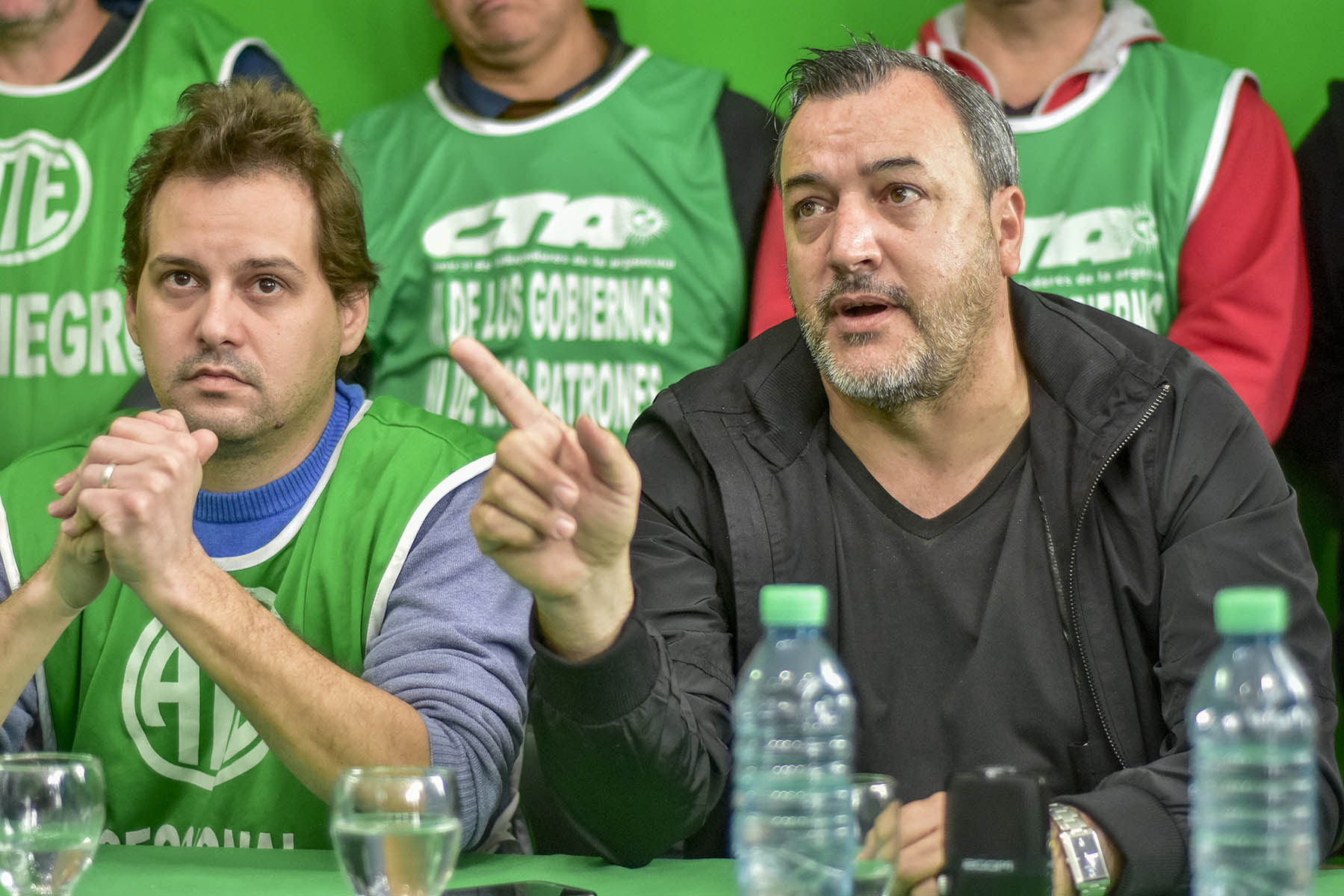 La jueza Sonia Martín ordenó en Cipolletti la detención del secretario general de ATE, Rodolfo Aguiar, y de otras dos dirigentes del gremio, Dora Fernández y Rosa Ñanco