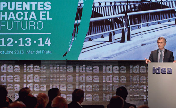 Coloquio de IDEA: Macri gobierna para los empresarios