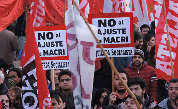 Cualquier persona que repudie el ajuste, los tarifazos y los despidos, defienda su salario o que, cansada de Macri y las variantes del peronismo busque una nueva alternativa política, está invitada especialmente al acto que el FIT hará en la cancha de Atlanta el próximo sábado 19 de noviembre.