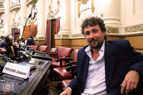 Ezequiel Peressini en la legislatura de Córdoba