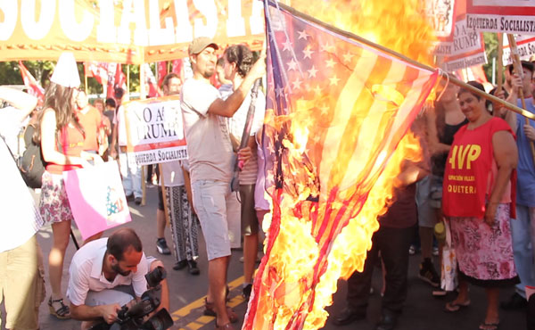 Repudio a Trump frente a la embajada en Buenos Aires