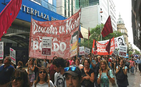 Marcha docente en C&oacute;rdoba