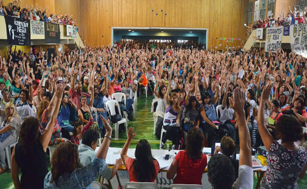 Masiva asamblea en ATEN capital Neuquen