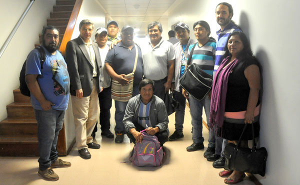 los dipotados giordano y lopez FIT junto a representantes de comunidades indigenas