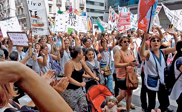 multitudinaria concentracion docente