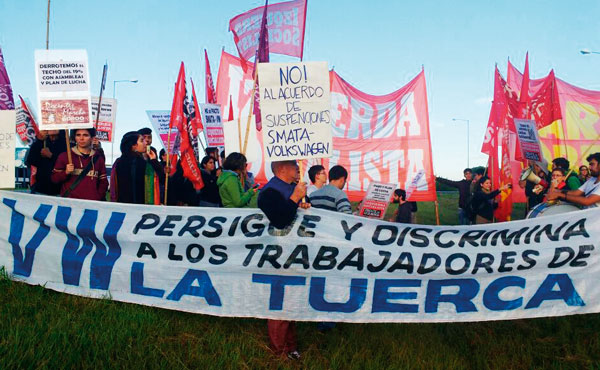 piquete con trabajadores de volkswagen en cordoba