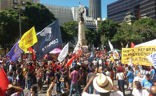 masivo acto en rio de janeiro