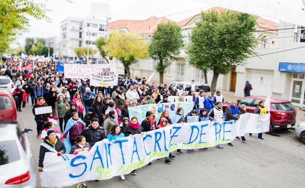 movilizacion en rio gallegos contra el ajuste de alicia kirchner