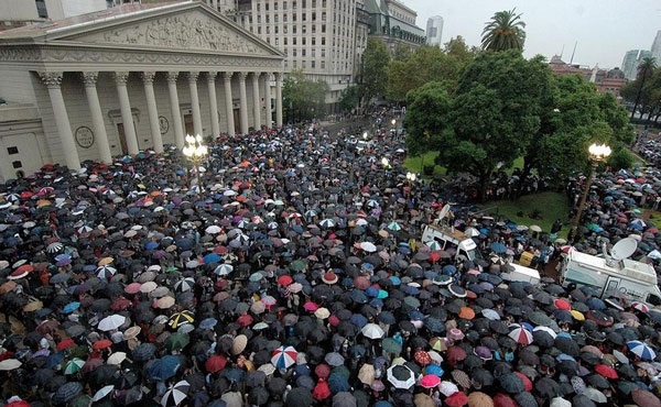 exigamos la emergencia nacional contra la violencia a las mujeres