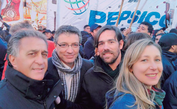 Néstor Pitrola (PO), Juan Carlos Giordano (Izquierda Socialista), Nicolás Del Caño y Myriam Bregman (PTS). El Frente de Izquierda presente en la lucha