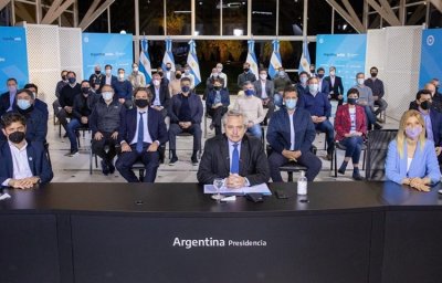 Mientras le niegan aumento salarial al pueblo trabajador, Fernández y Kicillof aumentan a la bonaerense