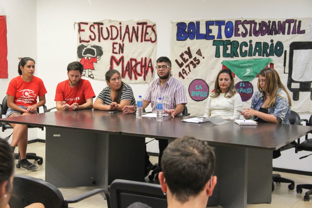 Terciarios y universitarios reclaman a Kicillof el boleto estudiantil