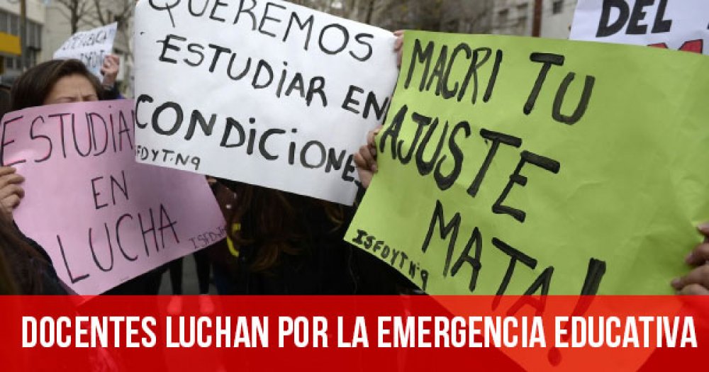 Docentes luchan por la emergencia educativa